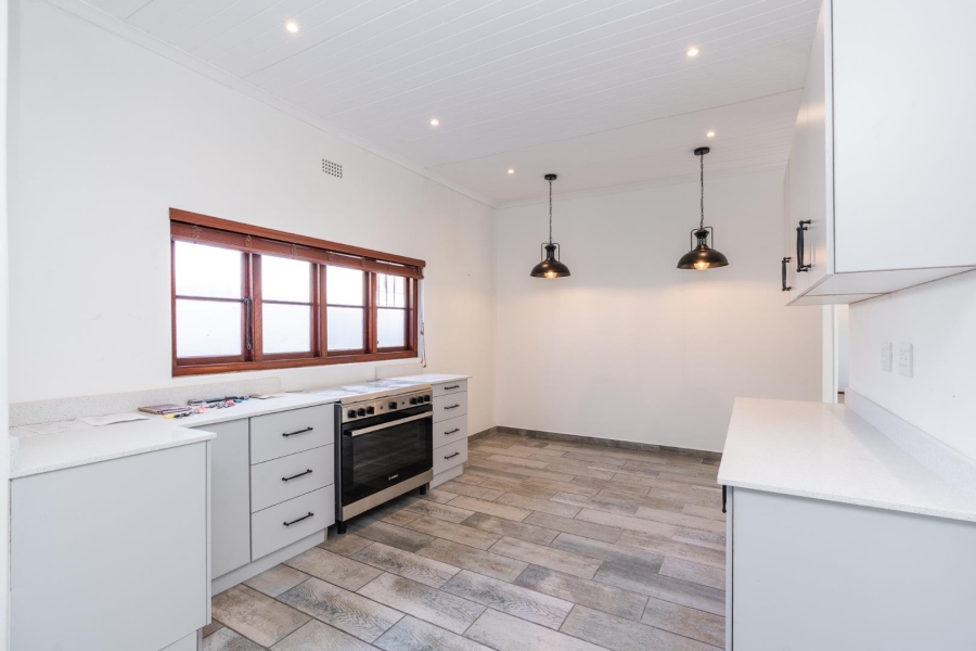 To Let 4 Bedroom Property for Rent in Mowbray Western Cape